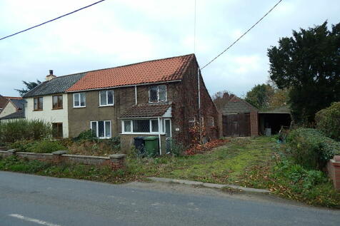 Aylsham Road, North Walsham NR28 2 bed cottage for sale