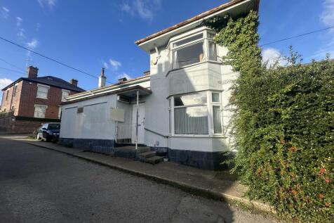 6 Albert Road, Framlingham... Detached house for sale