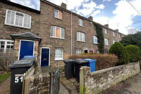 Terraced house for sale