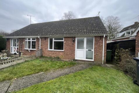 Semi-detached bungalow for sale