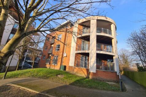 Slough SL1 2 bed flat for sale