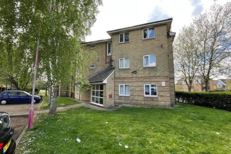 Ground floor studio flat for sale