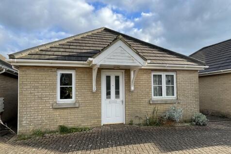 2 Pond Farm Bungalows, Church Road... 3 bed detached bungalow for sale
