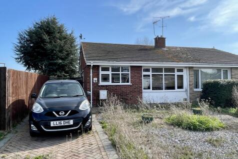 48 Leggatt Drive, Bramford, Ipswich... 2 bed semi