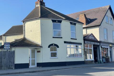 5 The Green, Martham, Great Yarmouth... 3 bed semi