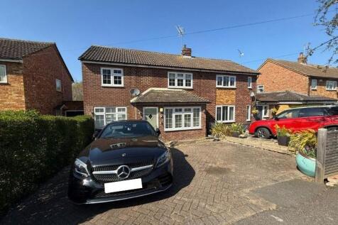 42 Thornbera Road, Bishop's... 3 bed semi