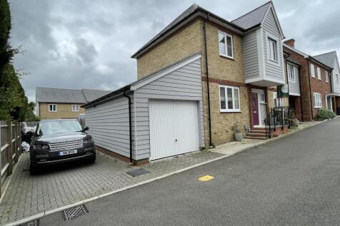22 Ashford Place, Broomfield... 4 bed detached house for sale