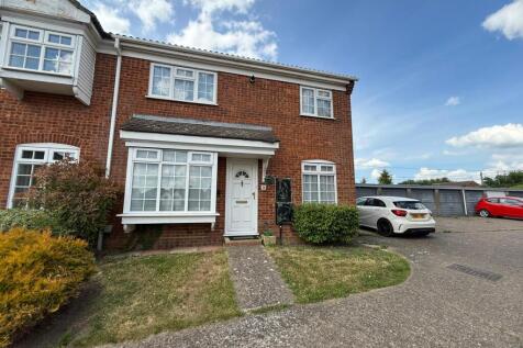 12 Bramley Close, Baldock... 2 bed end of terrace house for sale
