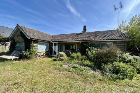 The Garden House, Fieldstile Road... 3 bed bungalow for sale