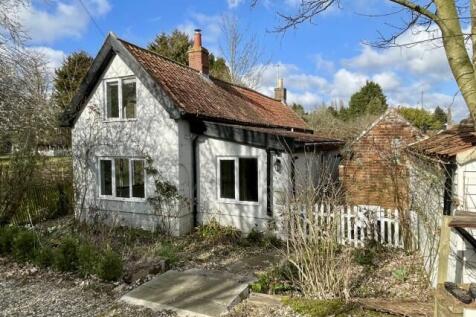 Bridge Cottage, 40 Fairfield Road... 3 bed detached house for sale