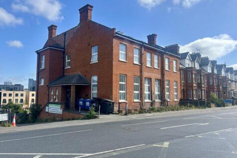10 Wentworth House, 25 Burrell Road... 2 bed flat for sale