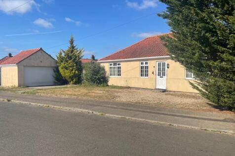 27 Bramble Avenue, Hellesdon... 4 bed detached bungalow for sale