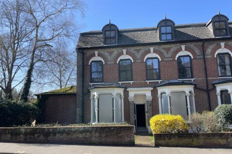 81 Carlton Terrace, Surrey Street... 9 bed house of multiple occupation for sale