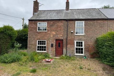 2 The Chase, River Road, West Walton... 3 bed semi