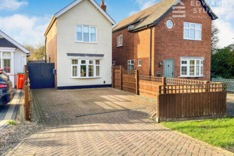 1202 Lincoln Road, Peterborough... 2 bed detached house for sale
