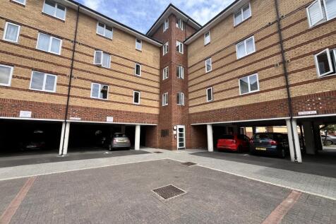 Flat 46, Scotney Gardens, St. Peters... 2 bed flat for sale