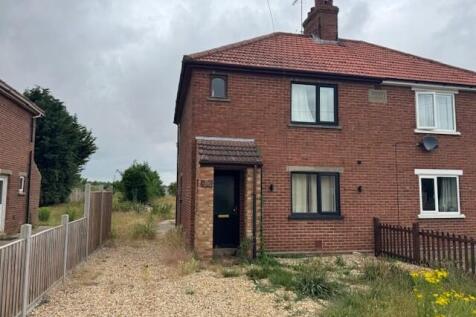 73 Sluice Road, Wiggenhall St.... 3 bed semi