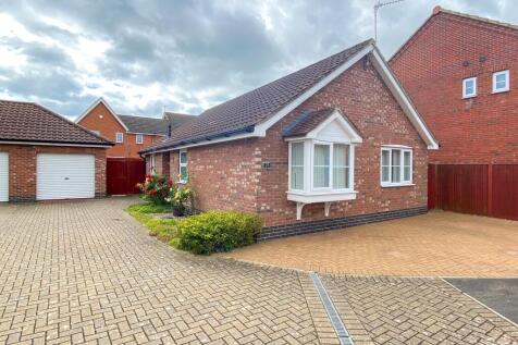 28 Carrel Road, Gorleston, Great... 2 bed detached bungalow for sale