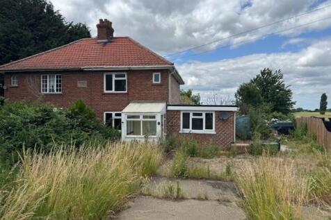 1 Kemps Close, Salters Lode, Downham... 2 bed semi