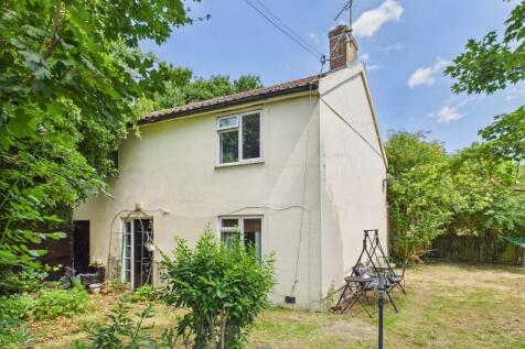 16 Fairfield Hill, Stowmarket... 3 bed detached house for sale