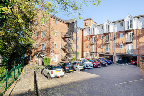 Flat 43, Castle View, Hockerill... 2 bed flat for sale