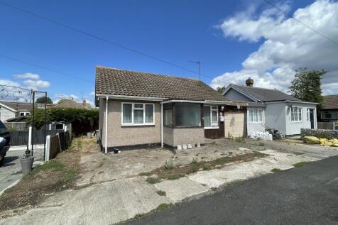 4 Cottesmore Close, Canvey Island... 2 bed bungalow for sale