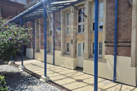 Flat 9, Victoria Court, The Royal... 1 bed ground floor flat for sale