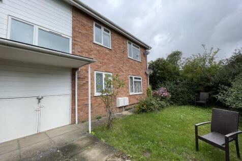 31 Jennings Way, Diss, Norfolk IP22 4DP 2 bed flat for sale