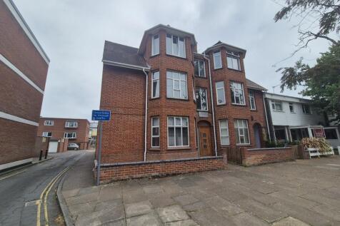 2 Grove Avenue, Norwich, Norfolk NR1 2QD 2 bed flat for sale