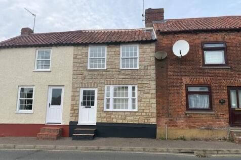 29 Holt Road, Fakenham, Norfolk NR21 8BW 3 bed terraced house for sale