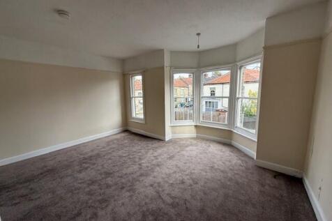 4 bedroom end of terrace house for sale
