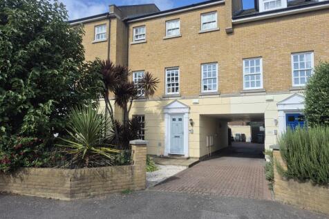 14 Ardent Avenue, Walmer, Deal, Kent... 4 bed townhouse for sale