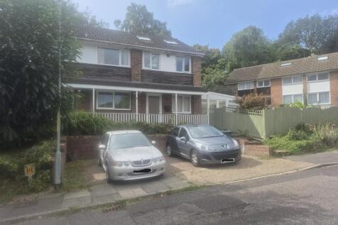 8 Uplands, Canterbury, Kent CT2 7BL 4 bed semi