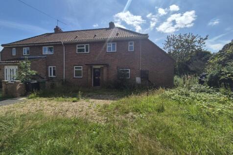 9 Barford Road, Marlingford, Norwich... 3 bed semi