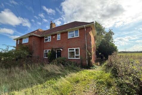 1 Post Office Road, Toft Monks... 3 bed semi
