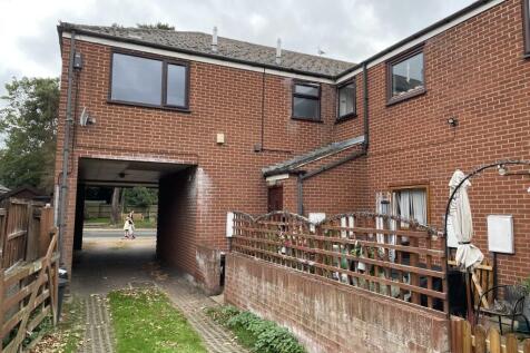 3 Bryanita Court, Church Road... 4 bed flat for sale