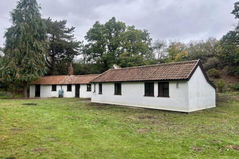 Pit Cottage, The Common, Tunstall... 4 bed detached house for sale