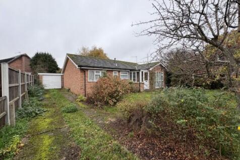 12 Litester Close, North Walsham... 3 bed detached bungalow for sale