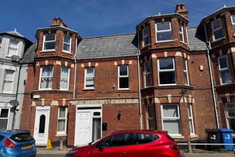 7 Beach Road, Lowestoft, Suffolk NR32... 7 bed house of multiple occupation for sale