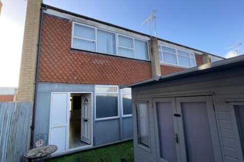 3 bedroom flat for sale