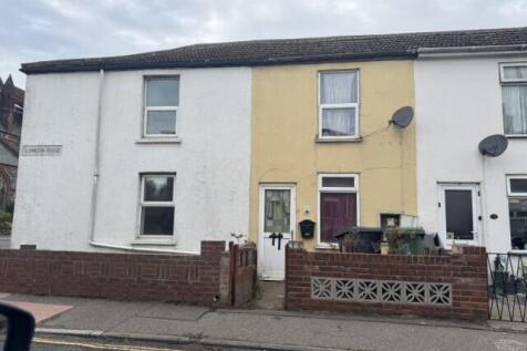 27 Camden Road, Great Yarmouth... 2 bed terraced house for sale
