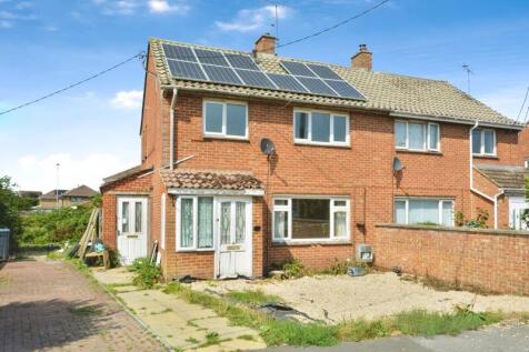 Lady Mead, Cricklade, Wiltshire 3 bed semi