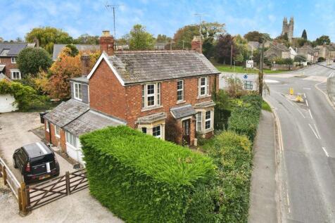 The Forty, Cricklade, Wiltshire 4 bed detached house for sale