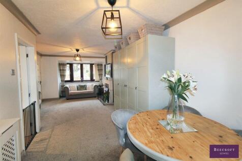 Wood Walk, Wombwell, BARNSLEY 3 bed semi
