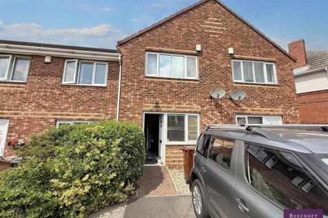 Ashlea, Thurnscoe, Rotherham 2 bed townhouse for sale