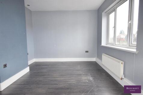 Whinside Crescent, Thurnscoe, Rotherham 3 bed semi
