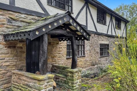 The Cottage,  Woodside Farm, Hyde 4 bed cottage for sale