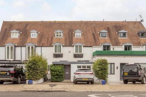 5 bedroom terraced house for sale