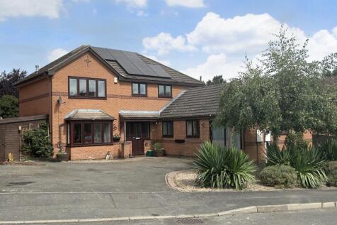 Generous Corner Plot on Delamare... 5 bed detached house for sale