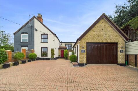 Melford Road, Sudbury, Suffolk, CO10 4 bed semi